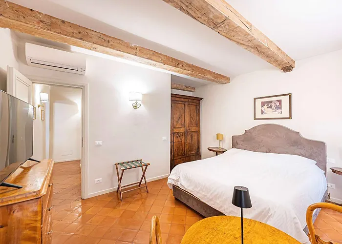 Apartment Palazzo Costaguti Luxury And Terrace Up To 6 *